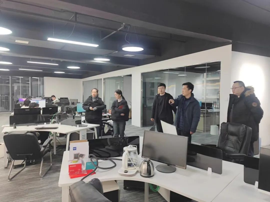 團市委副書記駱強一行走訪調(diào)研阜陽青年新媒體工作室